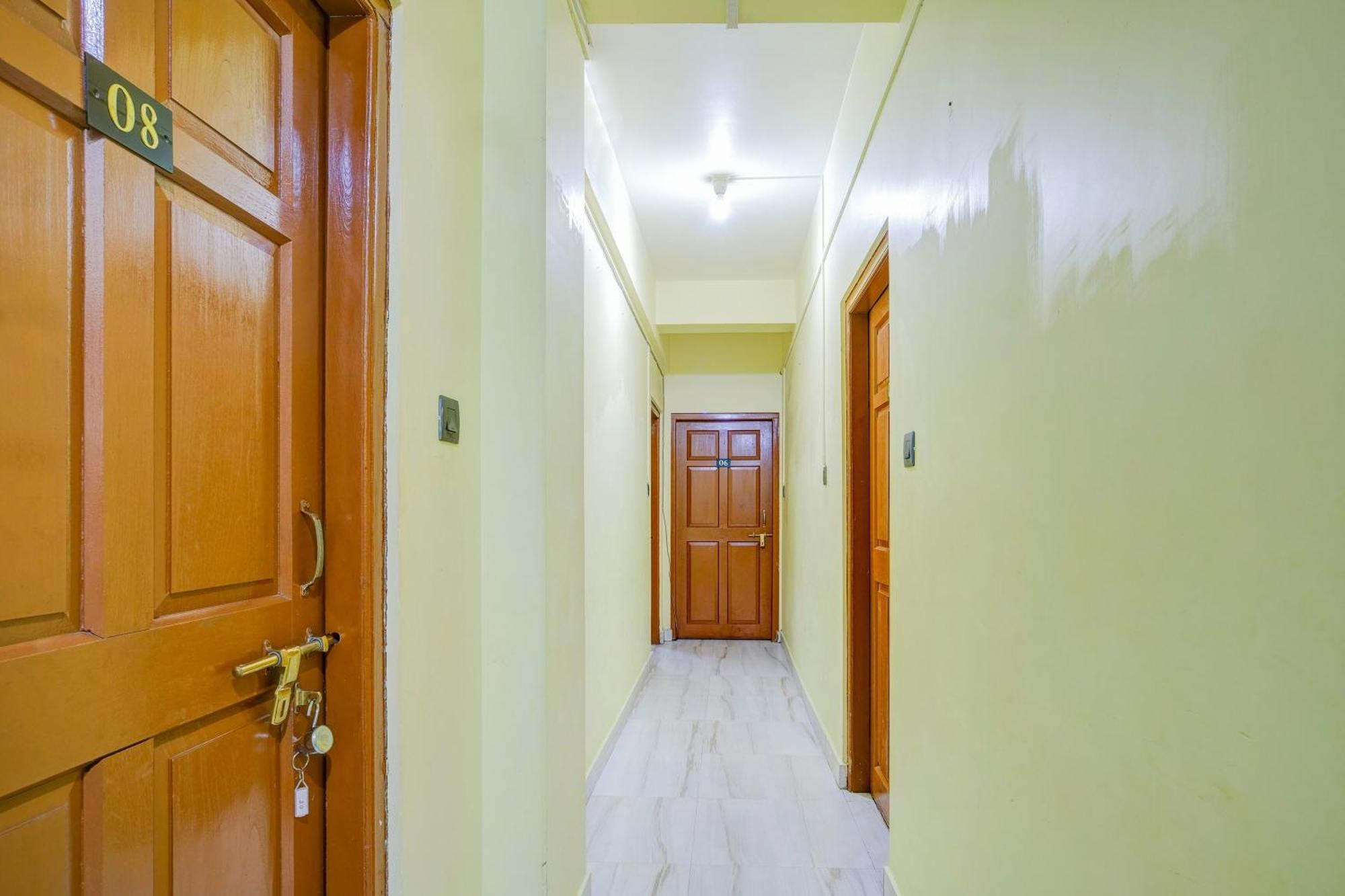 Super Hotel O Rynjah Shillong Exterior foto